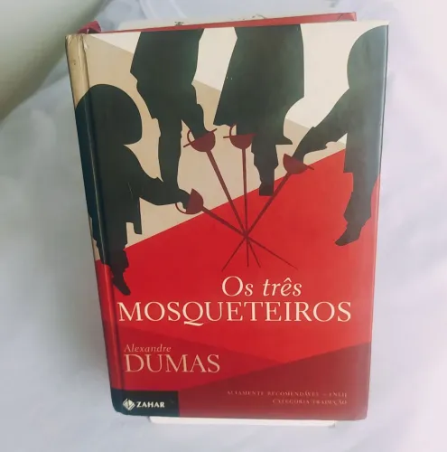 Os Três Mosqueteiros - Alexandre Dumas - Capa Dura.