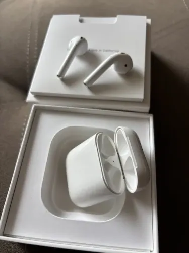 Apple AirPods 2a geração - quase novo