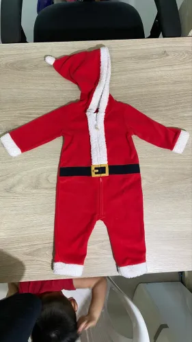 Macacão de papai noel Carter?s - Veste até 9 meses