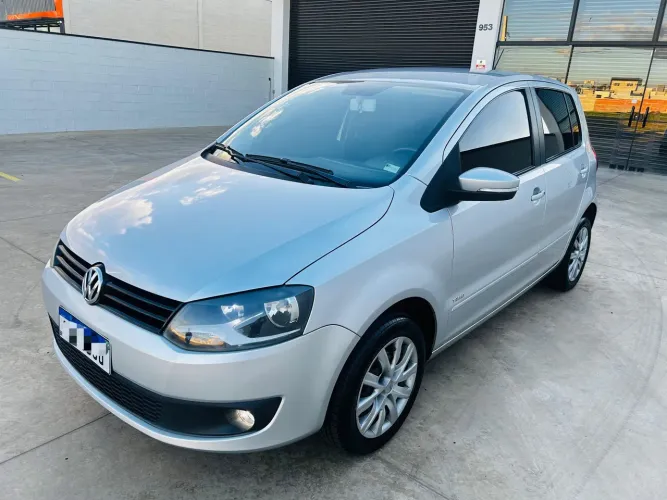 Volkswagen Fox 1.0 MI Total Flex 8V 5P 2014