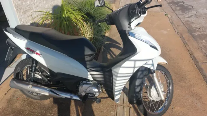 Biz branca 110i 2022