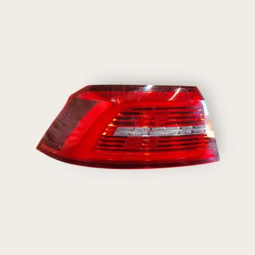 Lanterna  Passat  Com LED,18/19 Esquerda (canto)