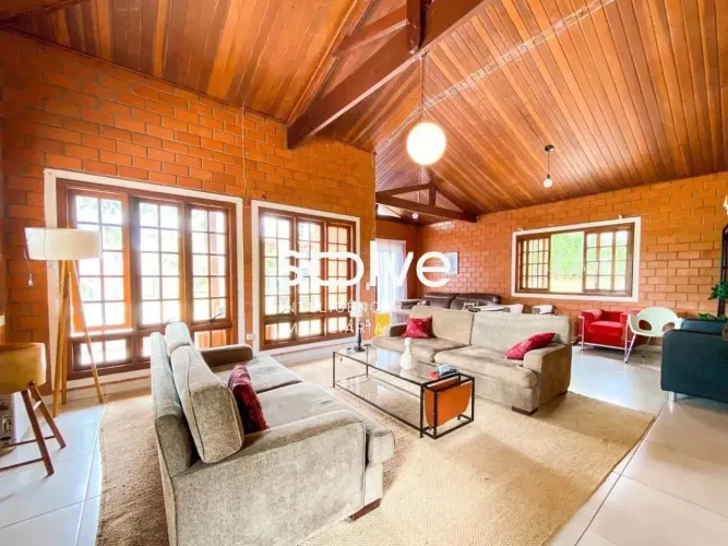 Chácara à venda em Indaiatuba - Terras de Itaici, 3 quartos 227,91 m² por 1.290.000,00