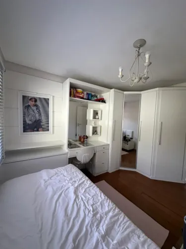 Quarto completo - Armário em módulos, cama, cabeceira, escrivaninha e painel de TV