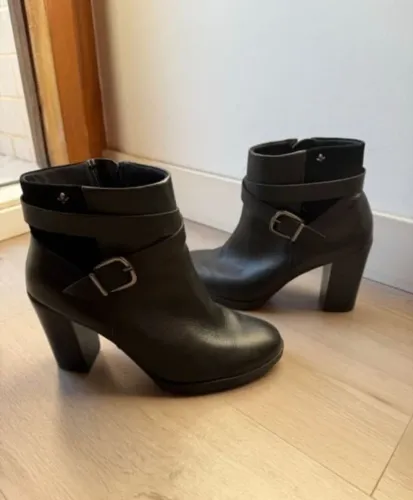 Bota Cabo Curto Cravo e Canela