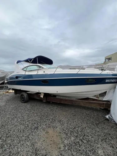 Lancha Real 26 pés ano 2007 com motor Mercruiser ano 2013