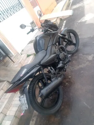 Factor 2018 vendo ou troco em moto Honda