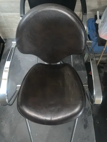 Cadeira de cabeleireiro marrom