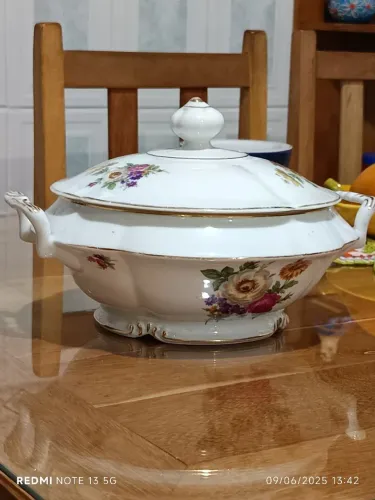 Sopeira de Porcelana Real com Detalhes Florais