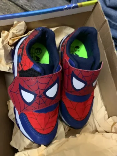 Tênis Infantil Spider-Man - acende a luz led tamanho 27