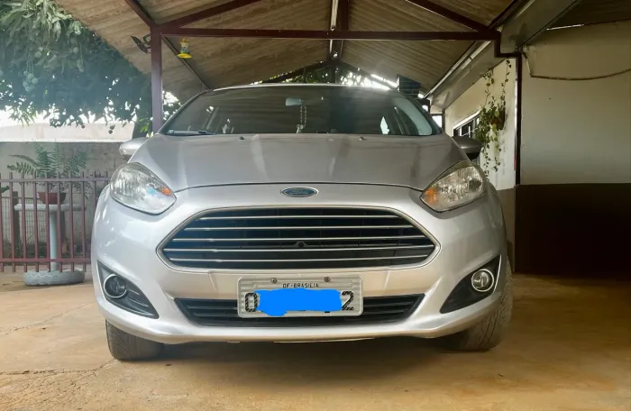 Ford Fiesta 1.6 16V Flex Aut. 5P 2015