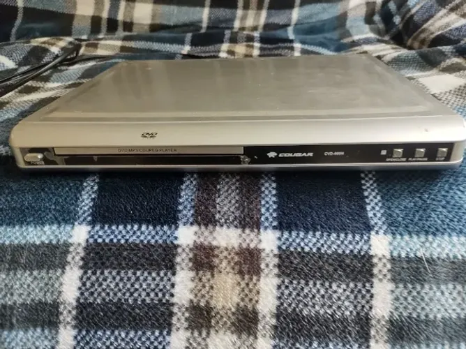 DVD player Cougar - 660N troco vendo leia o Anúncio