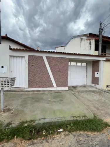 Alugo casa no Bairro Funcionários -  2 quartos