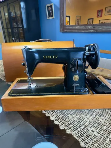 Máquina de Costura Singer 15C