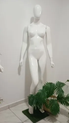 Vendo Manequim de Fibra