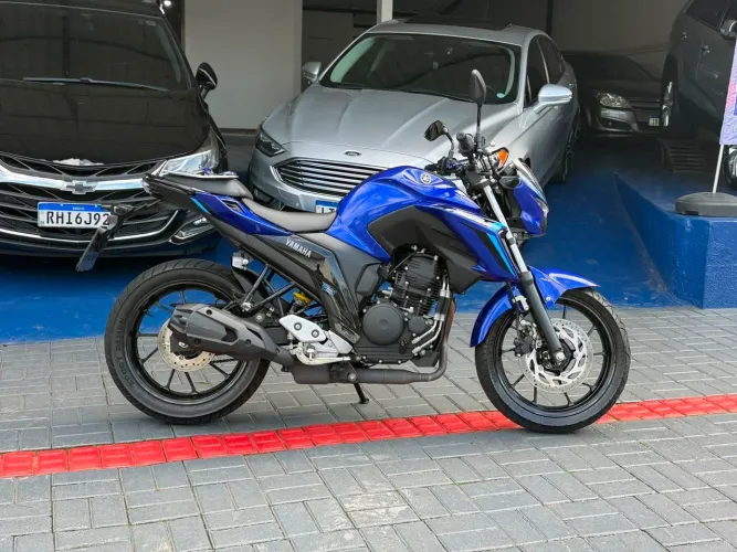 Fazer 250 impecável
