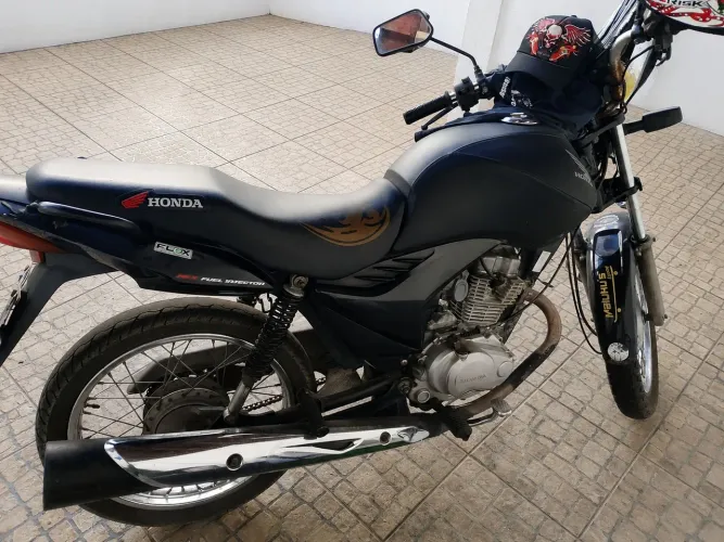 Troco moto Honda fan 2011 em moto modelo custon 
