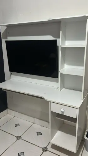 Móvel 3 em 1, painel, escrivaninha e estante