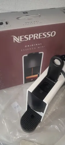 Cafeteira nespresso Essenza Mini