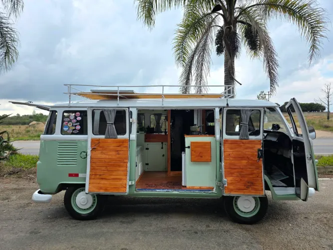 Volkswagen Kombi Standard/ Luxo/ Serie Prata 1989