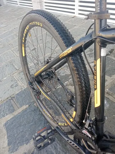 Bicicleta muito boa revisada