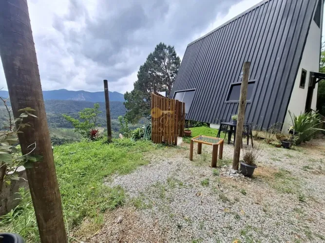 Casa para Venda em Teresópolis, Fazenda Suiça, 2 dormitórios, 1 suíte, 2 banheiros, 5 vaga