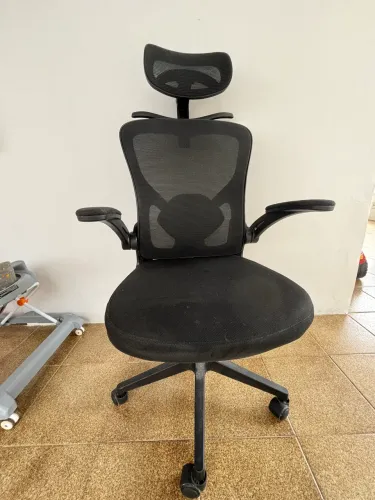 cadeira de escritório ergonômica giratória com encosto