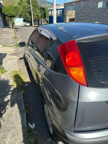 Ford Focus 1.6 S/se/se Plus Flex 8v/16v 5P 2004