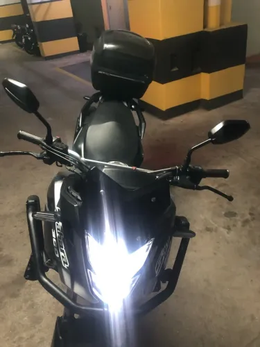 VENDO SAHARA HONDA CINZA,. MUITO LINDA.