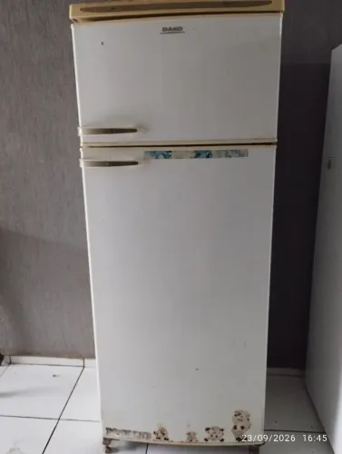 Geladeira usada Dako com defeito