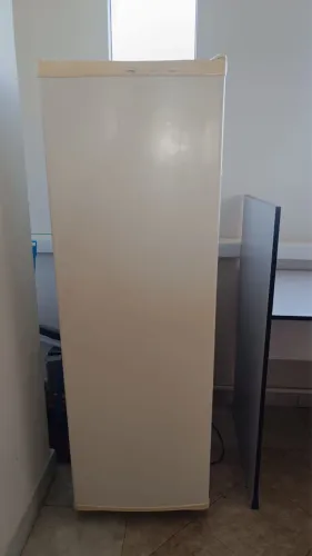 Geladeira Consul Pratice 230L Branca - Muito Bem Cuidada e Funcionando Perfeitamente