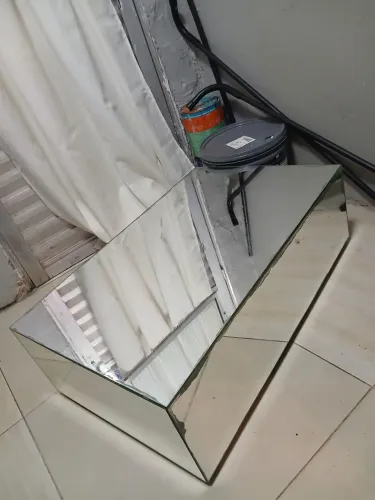 MESA DE CENTRO ESPELHADA COM RODINHAS