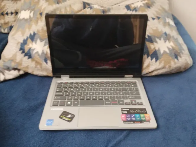 Notebook em perfeito estado para usar em atividade do dia a dia e para estudos 