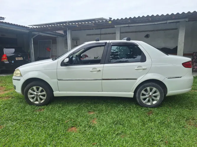 Fiat Siena Tetrafuel 1.4 MPI Fire Flex 8V 4P 2009