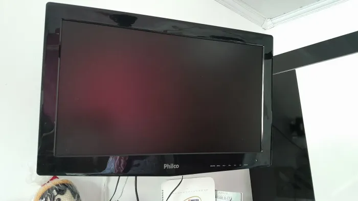 TV Monitor Philco 24" LED - Perfeito Estado + Controle Original