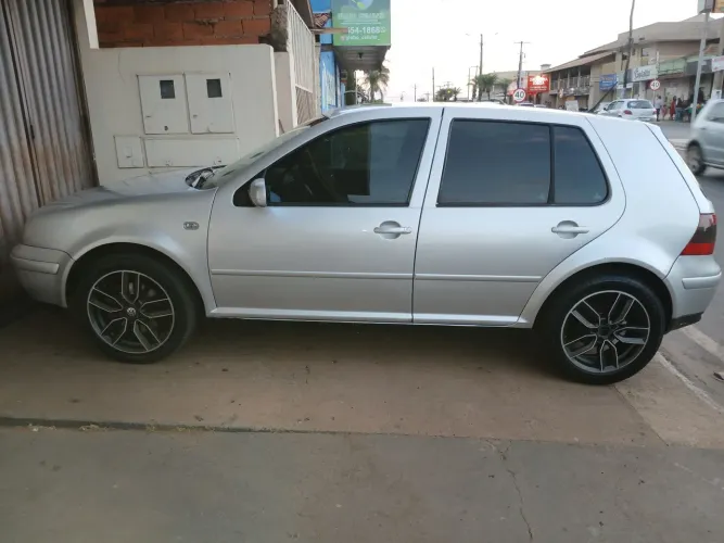 Volkswagen Golf GTI 1.8 MI 180/193cv Turbo 4P Mec. 2002