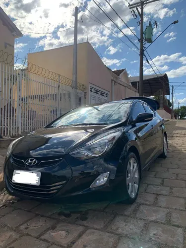 Hyundai Elantra GLS 1.8 16V Aut. 2013