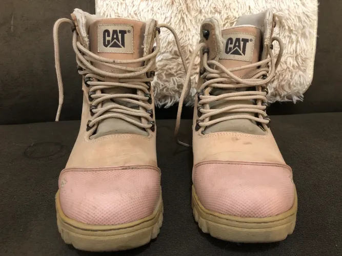 Bota feminina de trilha nova