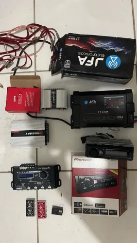 Peças de som automotivo