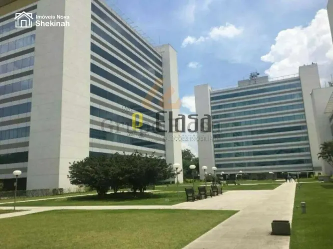 Andar Inteiro com 2.844,04m², com 28 vagas, em Jardim São Luis, São Paulo, SP.