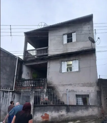 SOBRADO 3 ANDARES - FERRAZ DE VASCONCELOS