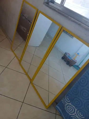 Três espelhos