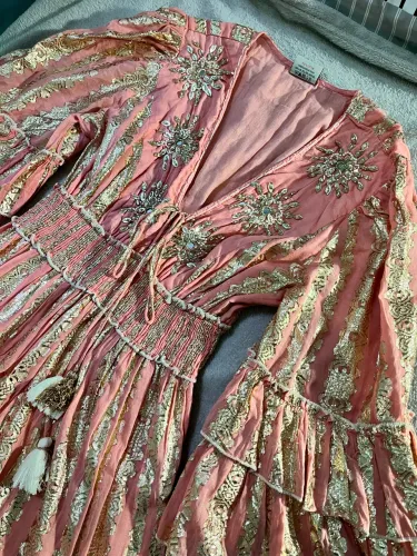 vestido rosa indiano?