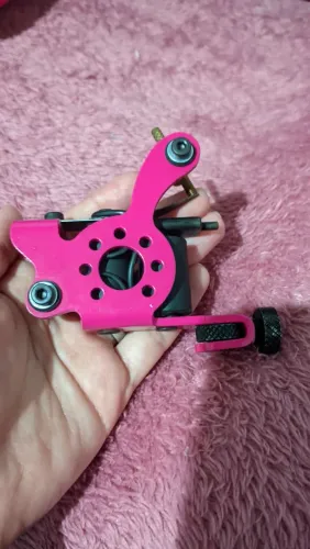 Máquina de tatuagem marca MZ MACHIN usada 2 vezes ,SOU DE QUEIMADOS,MaNDO POR MOTO UBER 