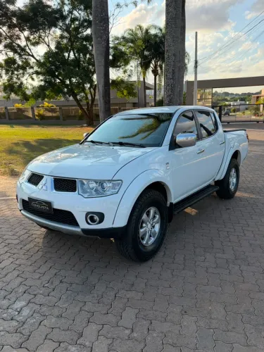 Mitsubishi L200 Triton HPE 3.2 CD TB Int.diesel AUT 2013