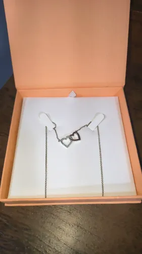 Vende se um colar da Vivara semi novo na caixa.