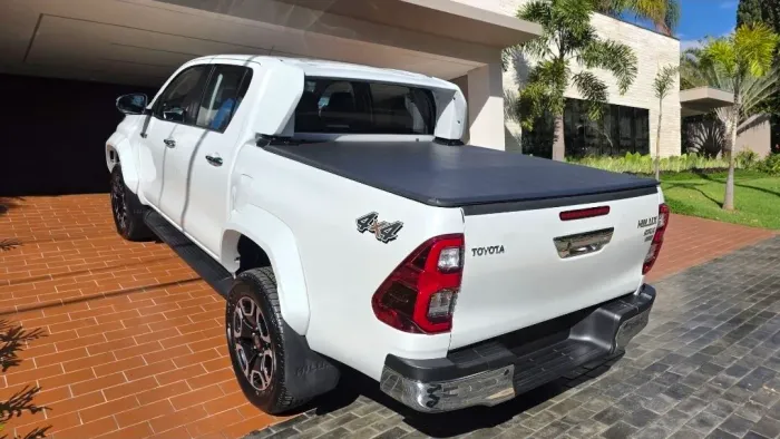 Toyota Hilux CD SRX Plus 4X4 2.8 TDI Die. Aut. 2025