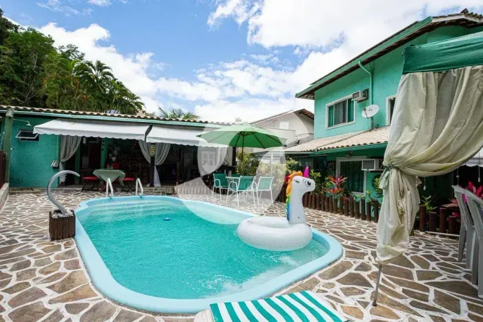 Casa com 3 quartos, 185 m², à venda por R$ 1.160.000 - Rua Treze, 525 - Serra Grande - Nit