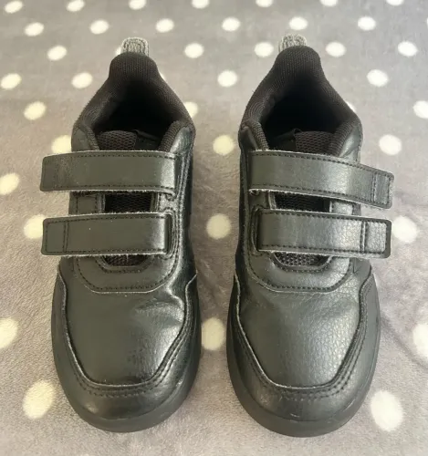 Vendo 2 pares de tênis Adidas Infantil