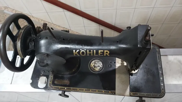 Máquina de Costura Antiga Köhler - Peça Vintage / Para Restauro